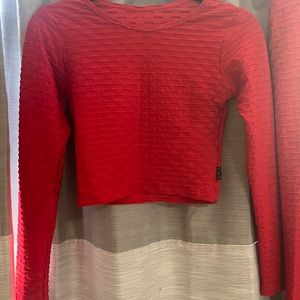 Lici fit red textured scrunch butt leggings set